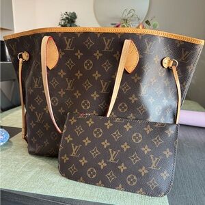 Louis Vuitton Neverfull MM classic monogram with red lining